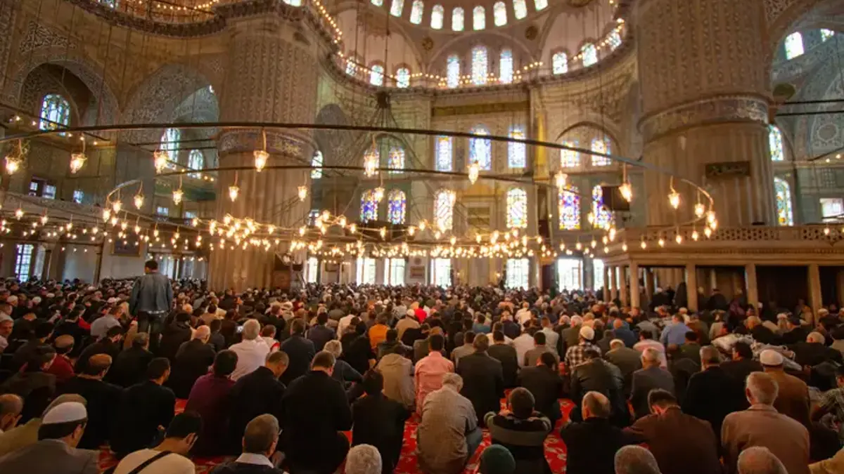 1 MAYIS CUMA NAMAZI SAATLERİ: Cuma namazı saat kaçta kılınacak? İstanbul, Ankara, İzmir Diyanet namaz vakitleri