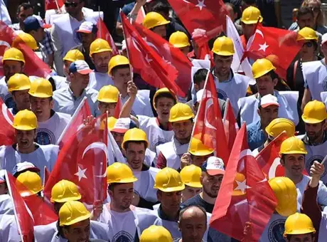 1 Mayıs’ta siyaset sahnesi hareketlendi! Siyasilerden peş peşe dikkat çeken mesajlar