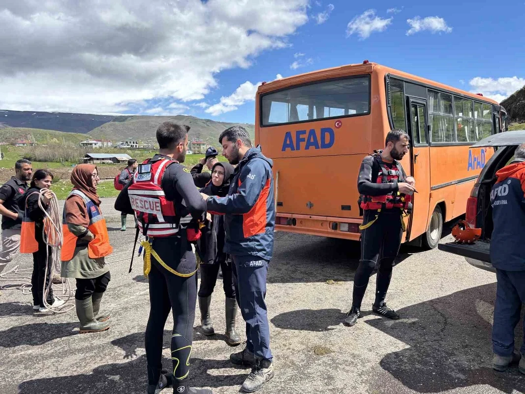 229 personel seferber oldu: Kayıp emekli öğretmen her yerde aranıyor