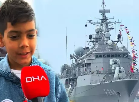 23 Nisan'da çocuklardan TCG Barbaros'a yoğun ilgi: ‘Gurur verici’