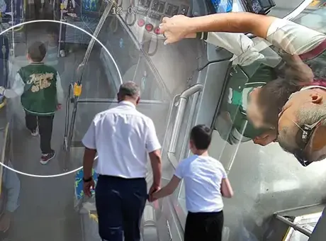 7 yaşındaki çocuk İETT otobüsüne bindi, yürekleri ağza getirdi: Şoför günün kahramanı oldu