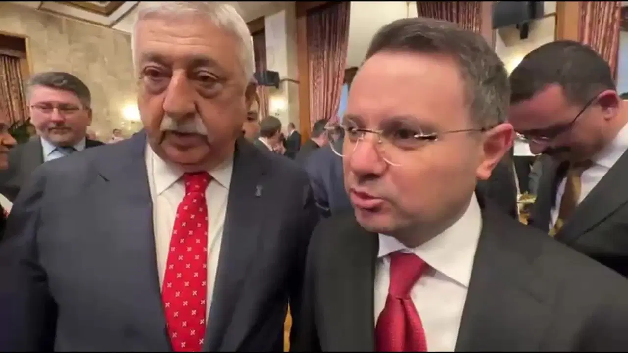 Akın Gürlek, 23 Nisan resepsiyonunda: 'Tutuklu gazeteciler' sorusuna yanıt vermedi