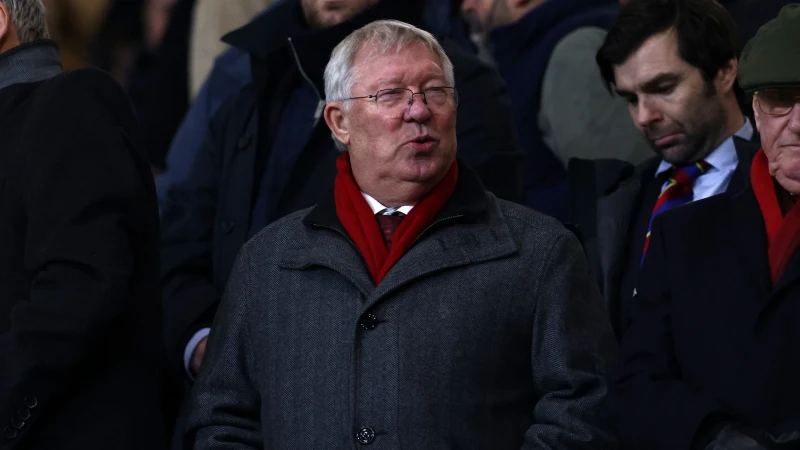 Alex Ferguson Manchester United-Liverpool maçı öncesi hastaneye kaldırıldı