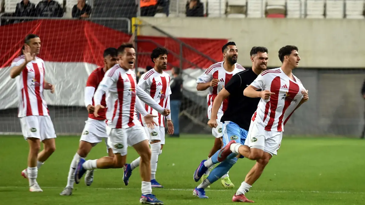 Ayvalıkgücü final aşkına