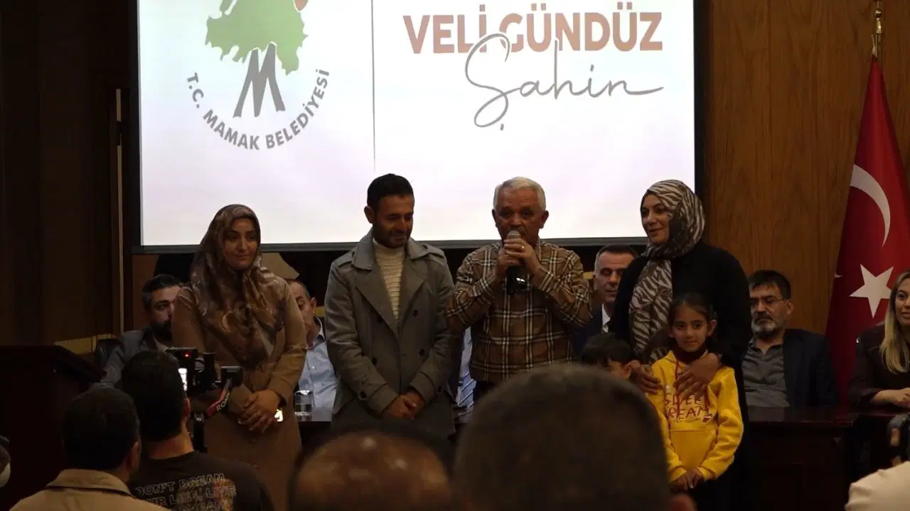 Başkan Şahin, banka promosyonunu DMD hastası kardeşlere bağışladı