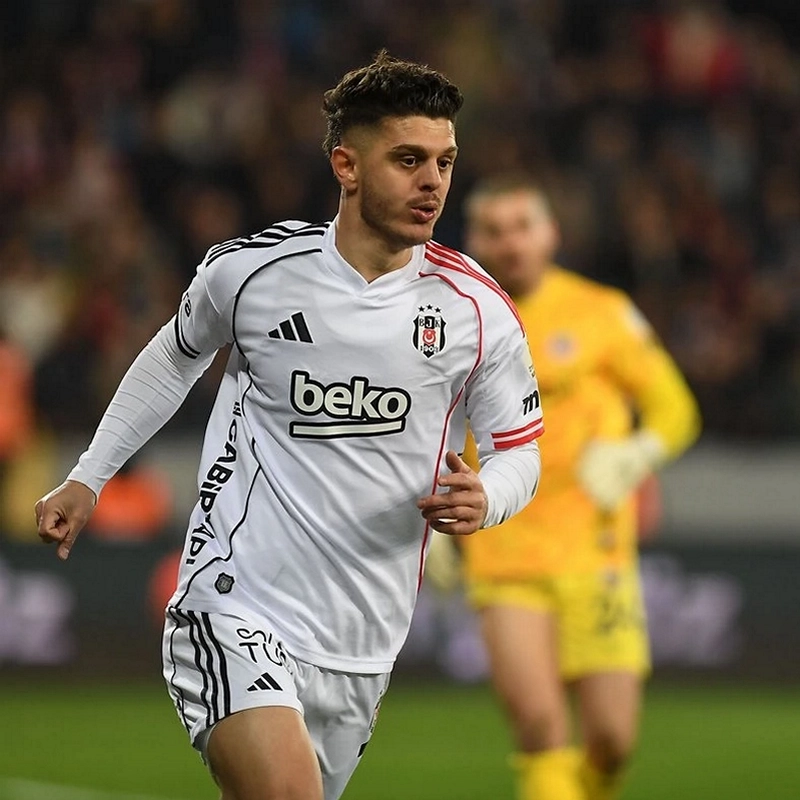 Beşiktaş'a Milot Rashica'dan kötü haber