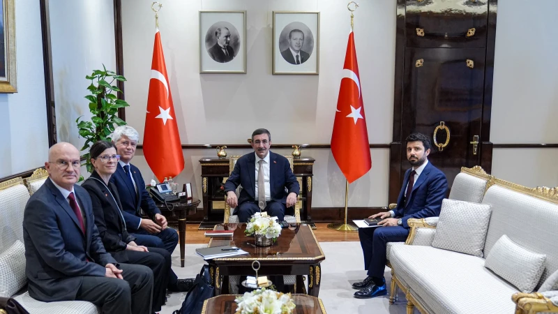 Cumhurbaşkanı Yardımcısı Yılmaz İsviçre'nin Ankara Büyükelçisi Scheurer'i kabul etti: İşbirliği masada