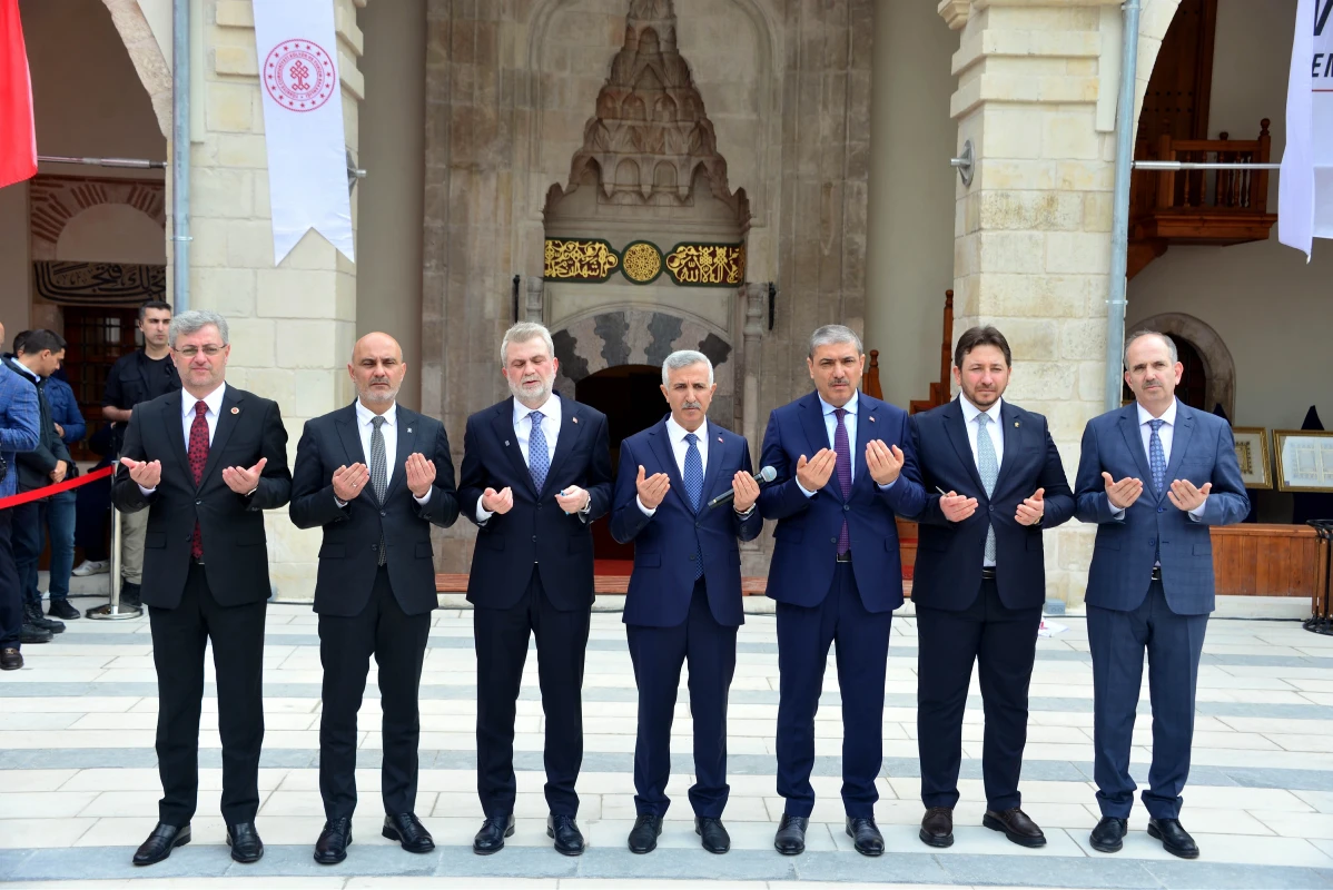 Depremin izleri siliniyor: Kahramanmaraş’taki tarihi Ulu Camii törenle açıldı
