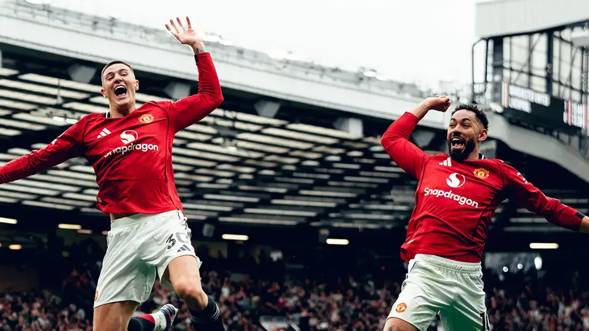Dev maçta Manchester United, Liverpool’u mağlup etti