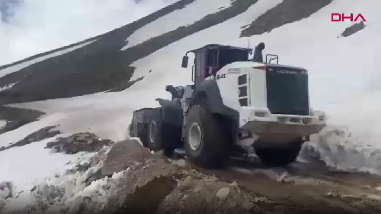 Doğu'nun Çukurova'sı Iğdır'da mayıs ayında karla mücadele