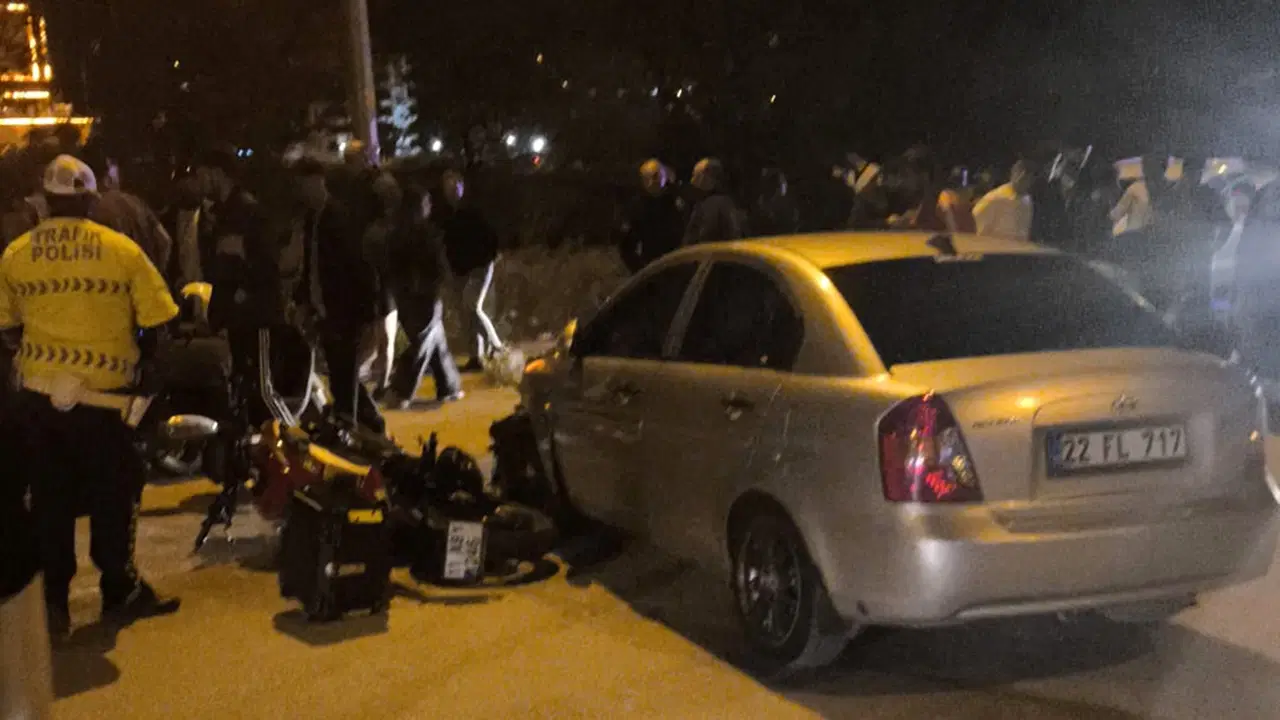 Edirne'de otomobille motosiklet çarpıştı: 2 yaralı