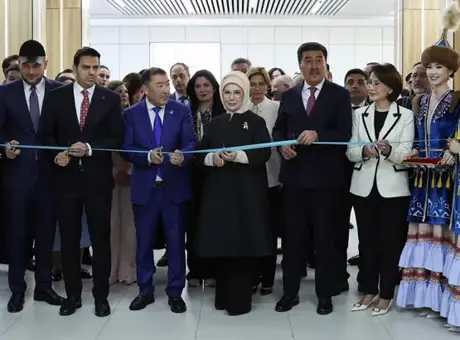 Emine Erdoğan, Kazakistan'da Sıfır Atık Eğitim Laboratuvarı'nın açılışını yaptı