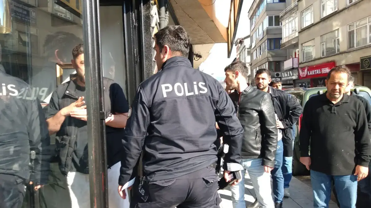 Eski kız arkadaşının akrabalarının saldırısına uğradı: 2 yaralı
