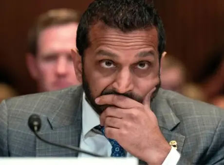 FBI Direktörü Patel'e şok suçlama! 'Sarhoş olduğu için uyandırmadılar'