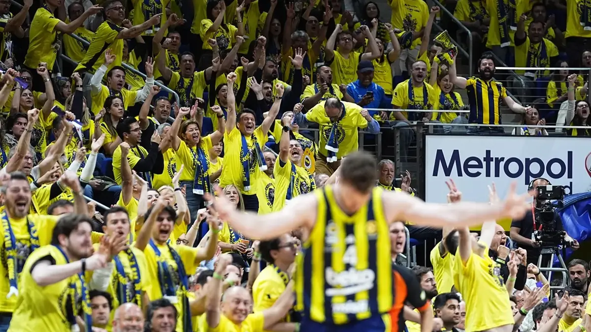Fenerbahçe, EuroLeague play-off serisine galibiyetle başladı
