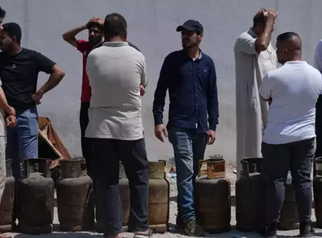 Fiyatlar katlandı, uzun kuyruklar oluşmaya başladı! Irak'ın başkentinde tüp krizi