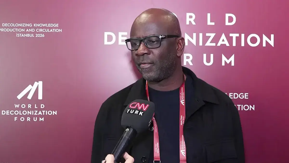 FRANSIZ FUTBOL EFSANESİ CNN TÜRK'TE | Lillian Thuram: "Çocuklar öldüğü zaman din ve ten rengi konuşulmamalı"
