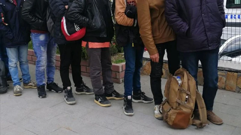 Hatay'da 14 düzensiz göçmen yakalandı