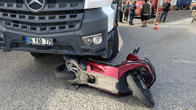 Hatay'da kamyon ile motosiklet çarpıştı: Bir kişi hayatını kaybetti