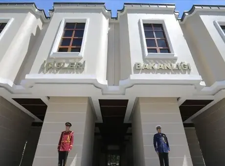 İçişleri Bakanlığı personelinin görevde yükselme şartları güncellendi
