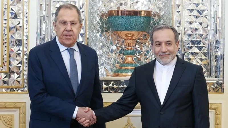 İran Dışişleri Bakanı Erakçi, Rus mevkidaşı Lavrov ile bir araya geldi