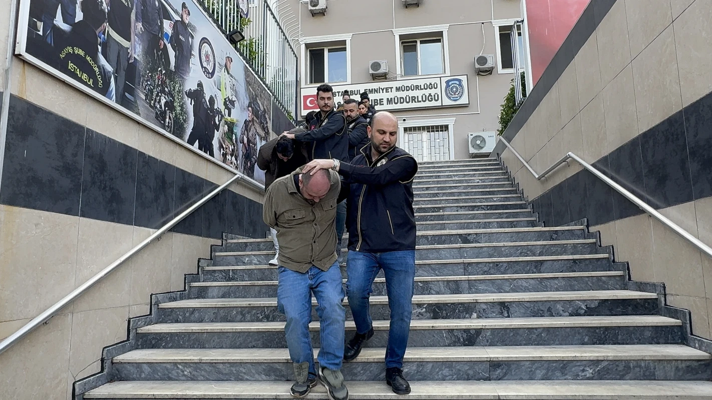 İstanbul merkezli 3 ilde change araç operasyonu: 16 şüpheli adliyede