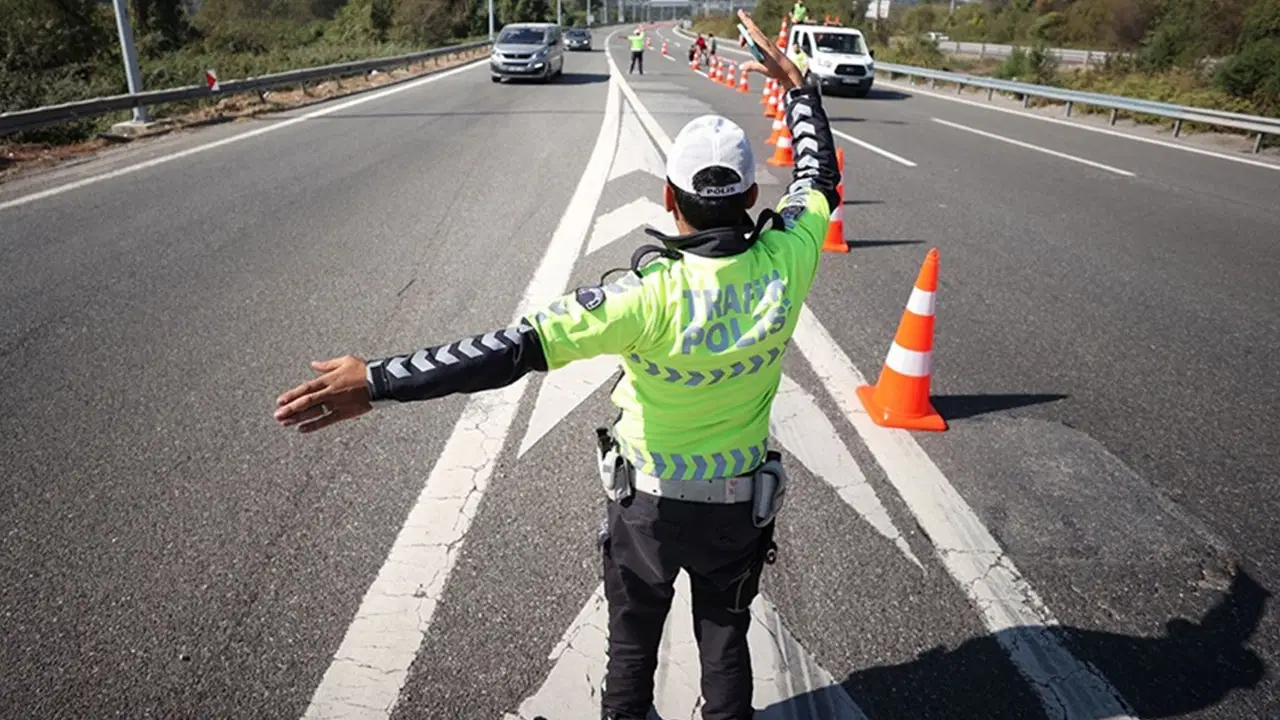 İstanbul'da 3 ilçede bazı yollar trafiğe kapatılacak
