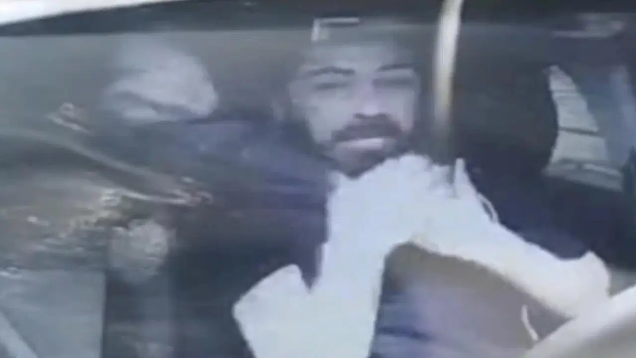 İstanbul’da takside dehşet: Şoförün boynuna ip geçirdi!