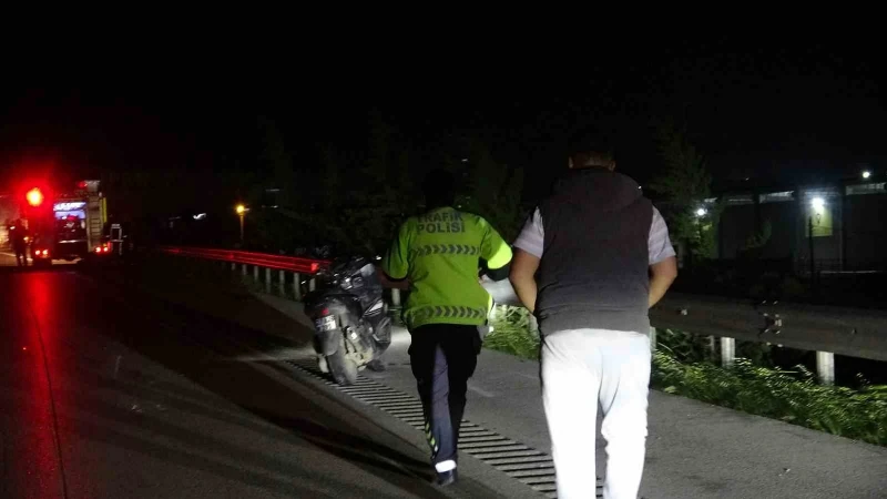 Kamyonet ile motosikletin çarpıştığı kazada bir ağır yaralı