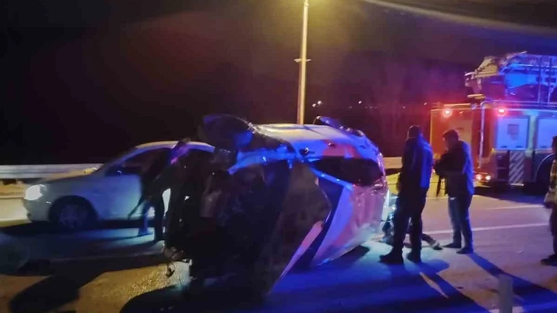 Kayseri'de kontrolden çıkan otomobil yan yattı