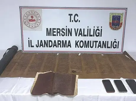 Mersin'de tarihi eser operasyonu! Tevrat ele geçirildi