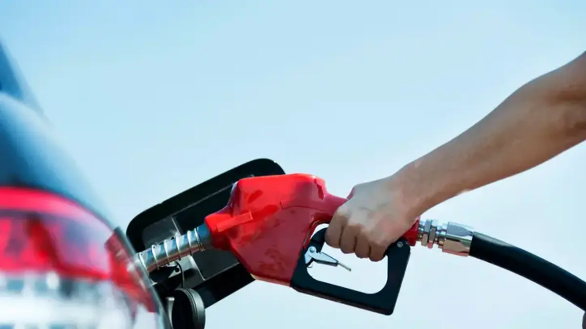 MOTORİNE ZAM VAR MI? 25 Nisan Motorin (Mazot)-Benzin fiyatları ne kadar? Güncel akaryakıt fiyatları İstanbul, İzmir, Ankara