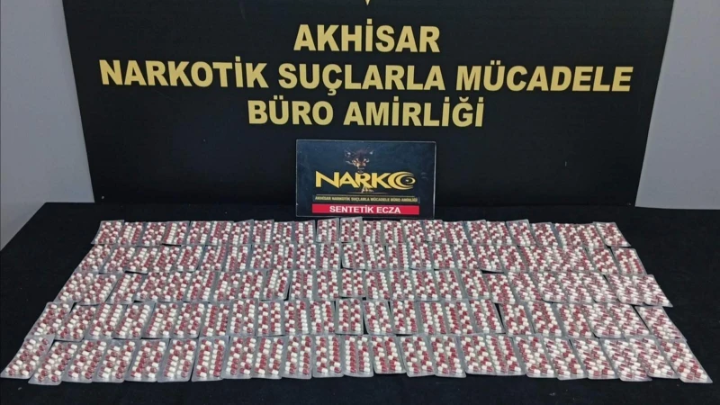 Narkotik baskınında binlerce uyuşturucu madde ele geçirildi