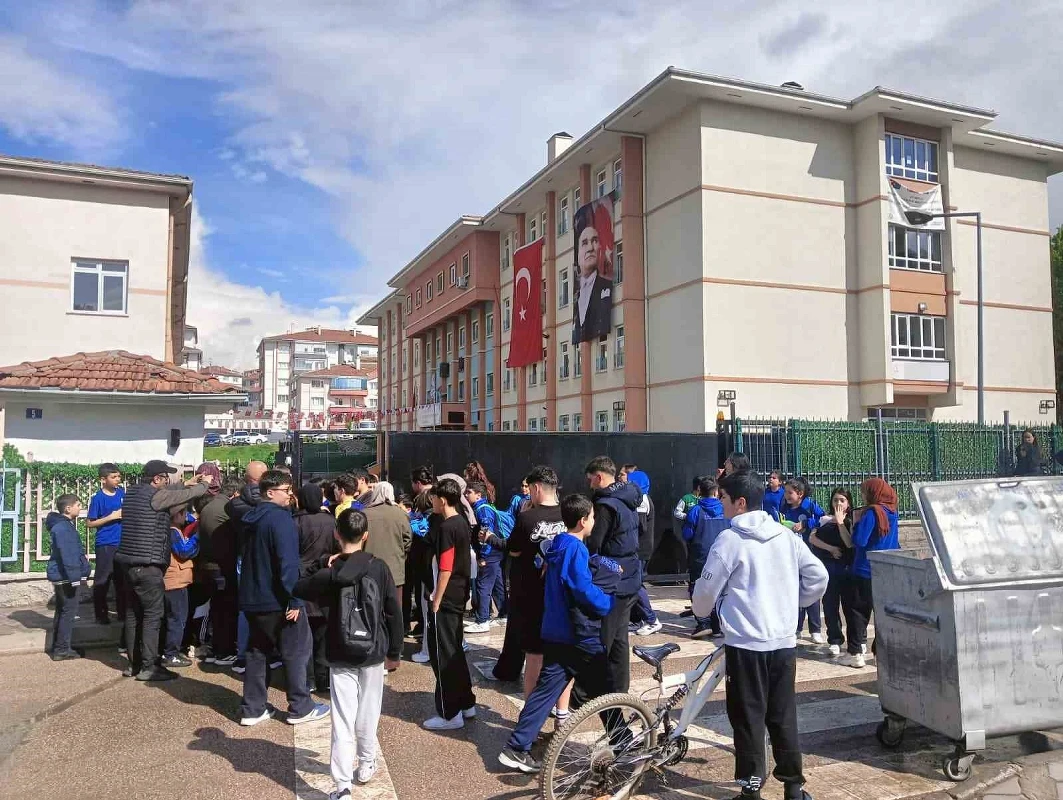 Okulda silah alarmı: 5. sınıf öğrencisinin 3 gün boyunca okula tabanca getirdiği iddiası