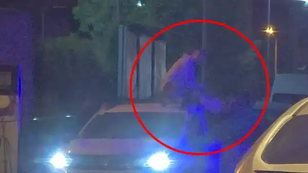 Otomobili durdurup üzerine çıktı: O anlar kamerada