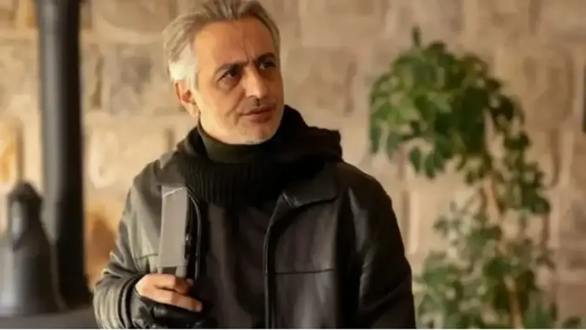Oyuncu Ruhi Sarı'nın acı günü! Babası hayatını kaybetti
