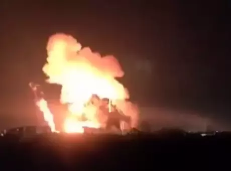 Romanya'da enerji santralinde şiddetli patlama! Alevler üç trafoya sıçradı