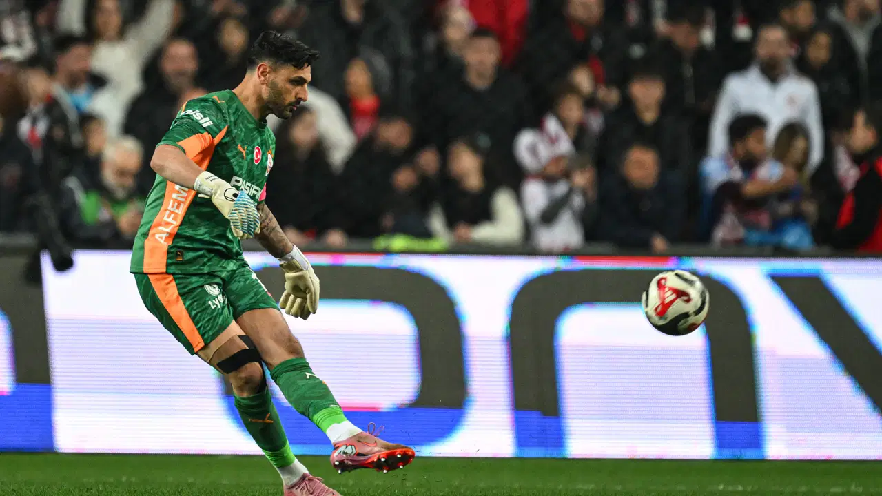 Samsunspor maçı sonrası... Okan Buruk'tan flaş Günay Güvenç kararı
