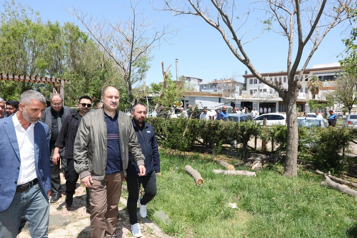 Şanlıurfa Büyükşehir Belediye Başkanı Gülpınar Birecik'te esnafı ve vatandaşları ziyaret etti