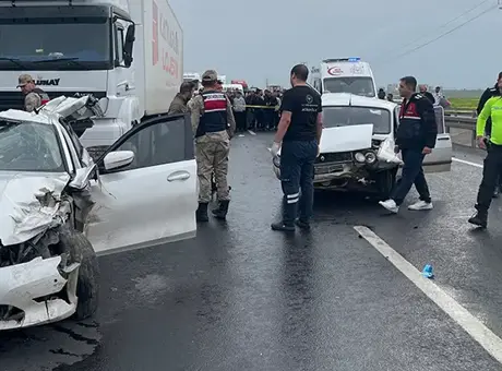 Şanlıurfa Siverek'te zincirleme kaza: 2 kişi hayatını kaybetti 2 kişi yaralı