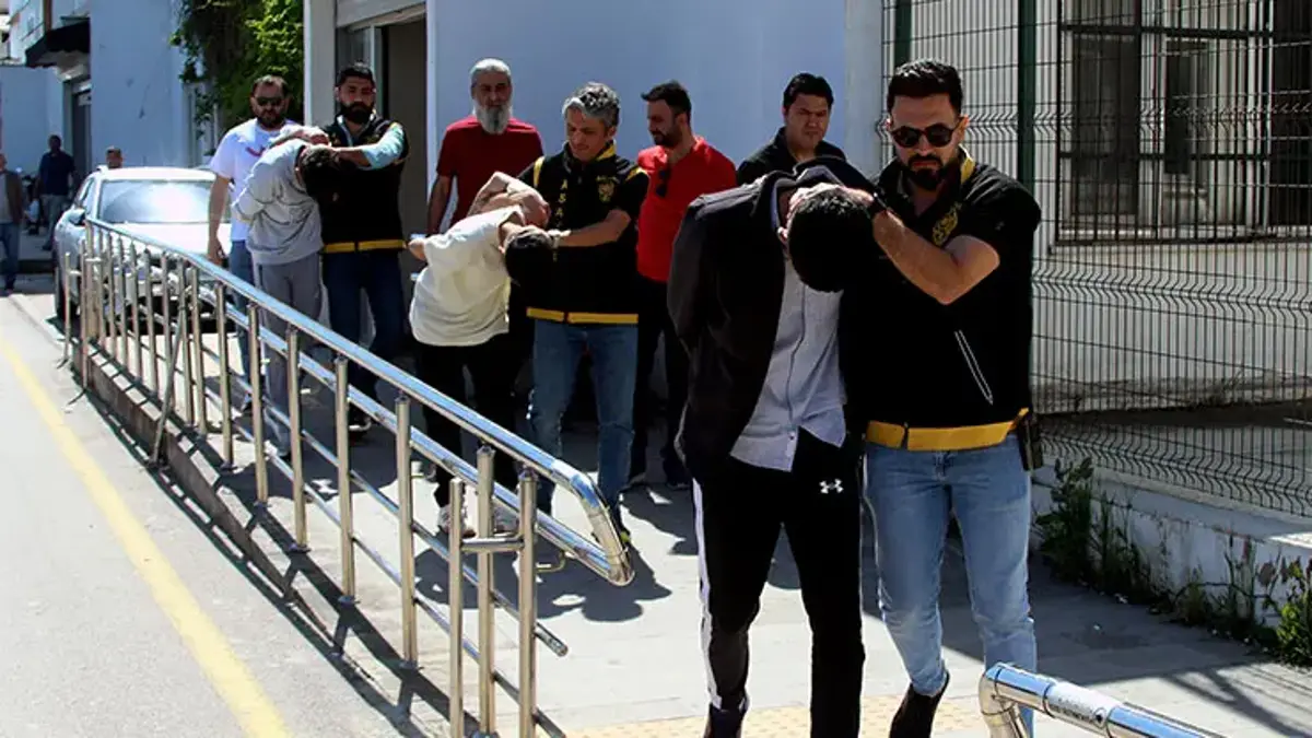 Silahlı saldırının failleri 500 saatlik kamera görüntüsünden tespit edilip, yakalandı