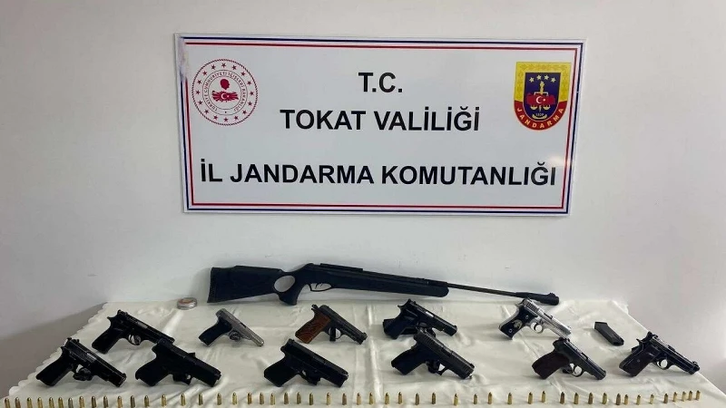Tokat'ta silah kaçakçılığı operasyonu: 17 zanlı yakalandı