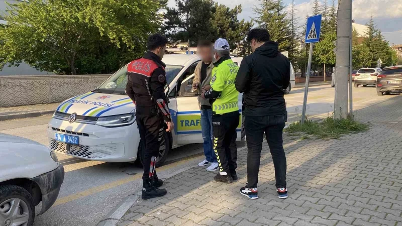 Trafikte tehlike saçtı: Ehliyetsiz sürücü alkollü çıktı