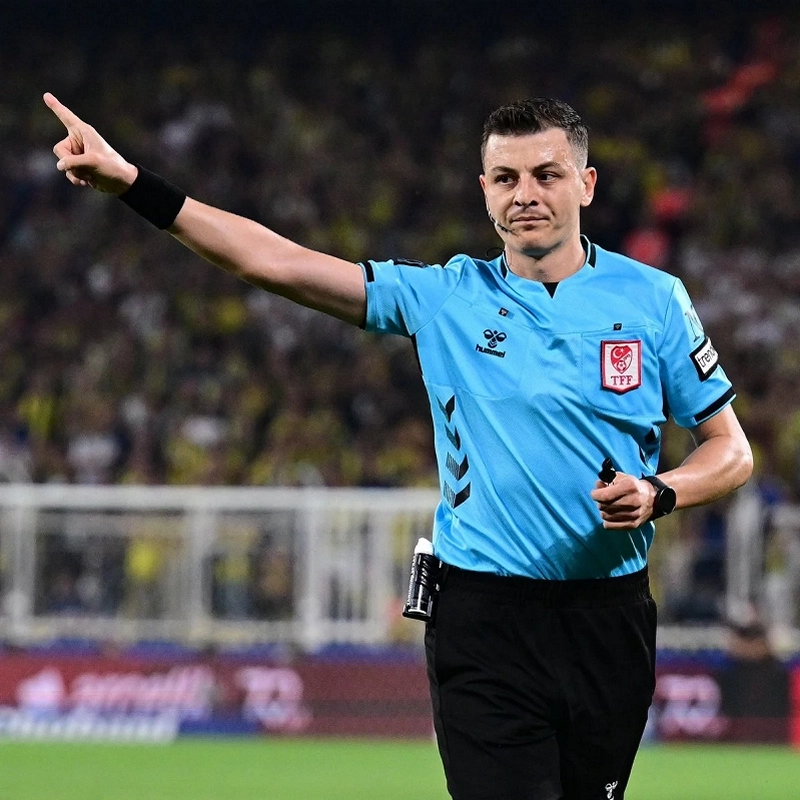 TÜMOSAN Konyaspor - Fenerbahçe maçının hakemi açıklandı