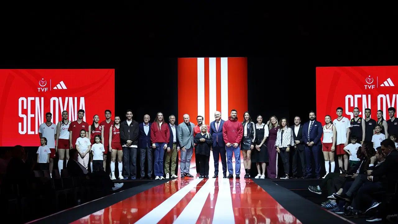 Voleybolda tarihi sponsorluk anlaşması