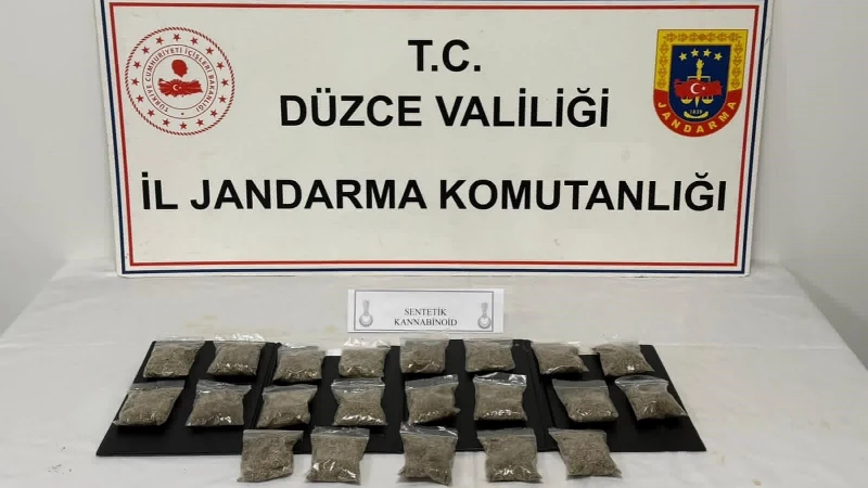 Zehir ticaretine baskın: Evinde paketlerken yakalandı
